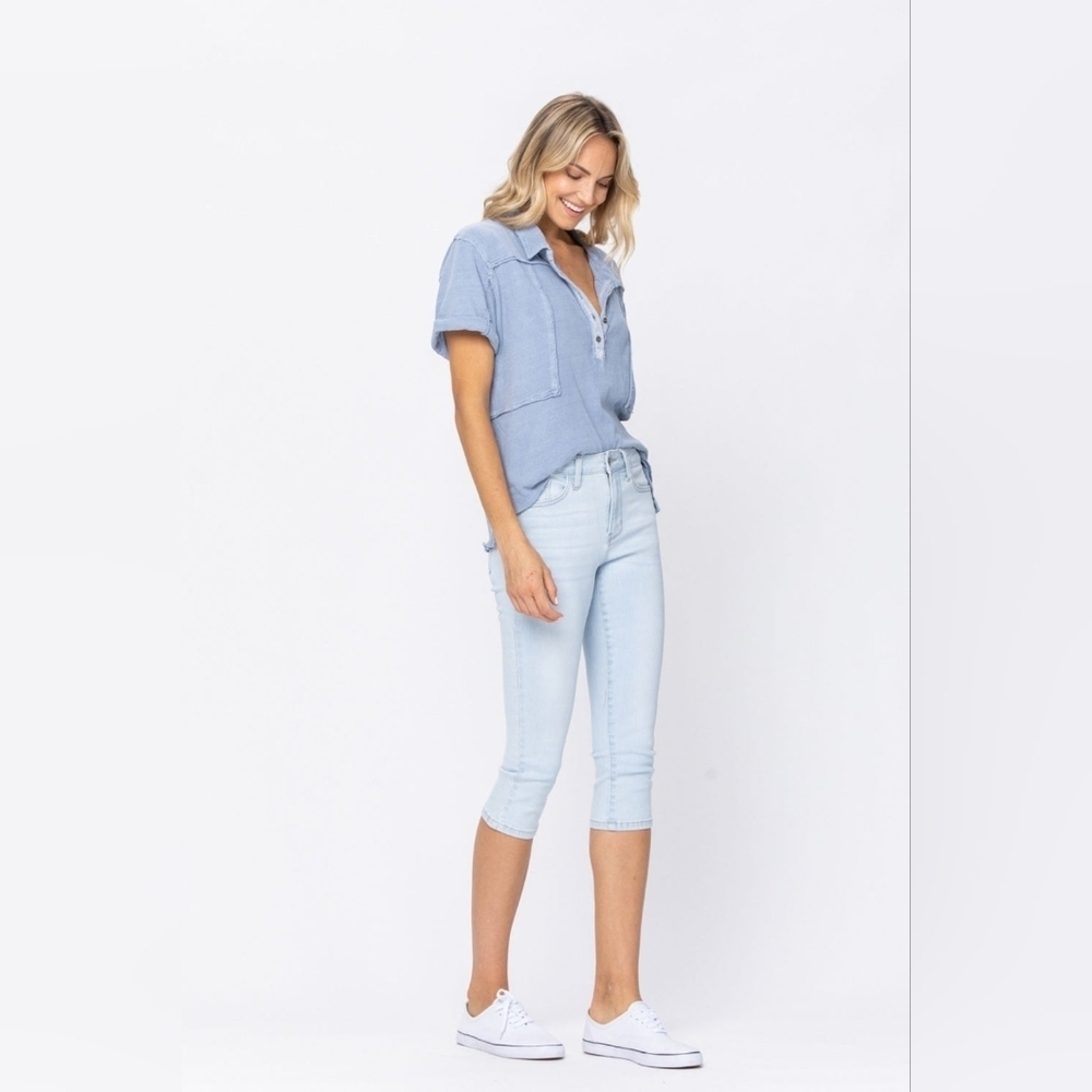 Judy Blue Mid Rise Skinny Fit Capri Light Wash Denim Women's Size 9/29